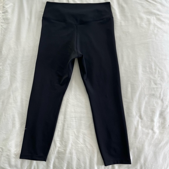 Nike Dri-Fit High Rise 21” Crop Leggings - Picture 4 of 6